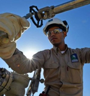  Oil extends gain on Saudi output pledge, Trump trade flexibility(图1)